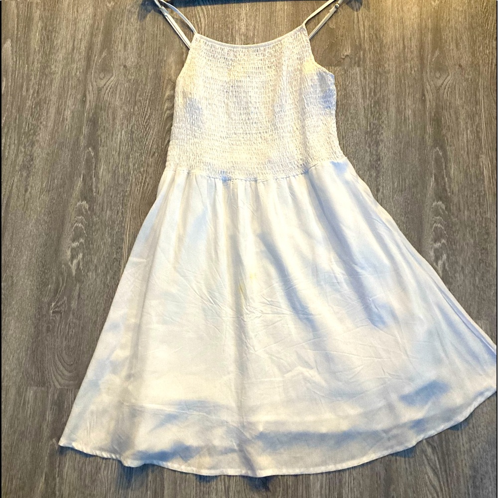 Beautiful light summer dress. Size small.